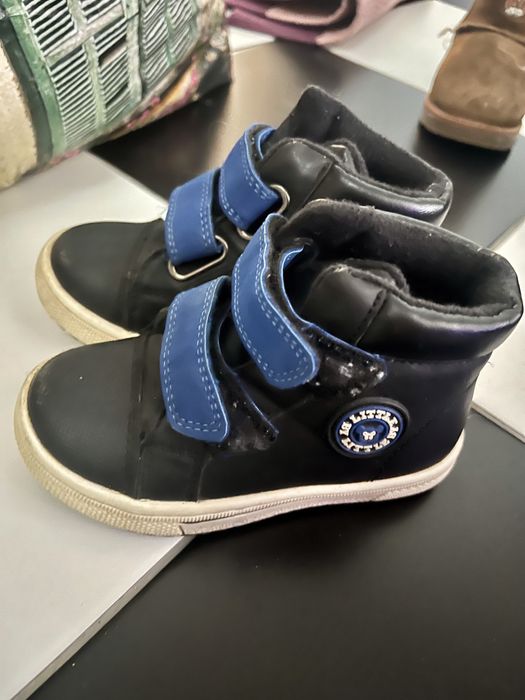 Продам детскую обувь