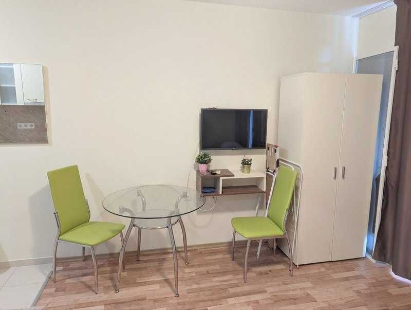 Дава се под наем Ателие в к.к. Слънчев бряг - 32 кв.м за 200 € - Снимка #1