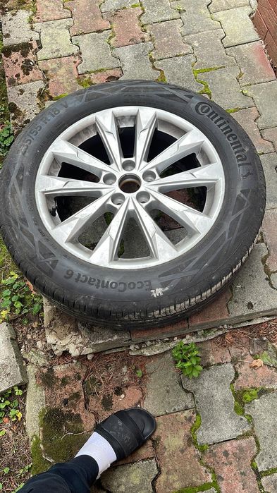 Vand jenti cu cauciucuri R18