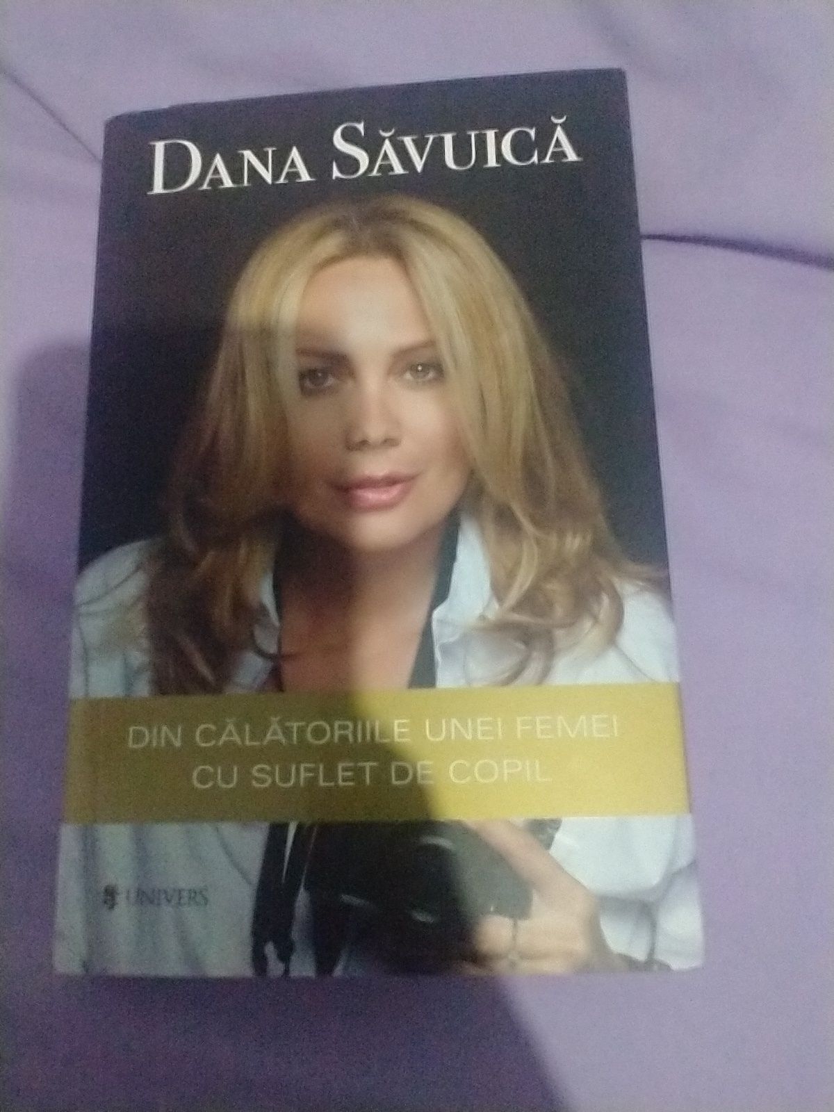 Carte Dana Savuica cu autograf
