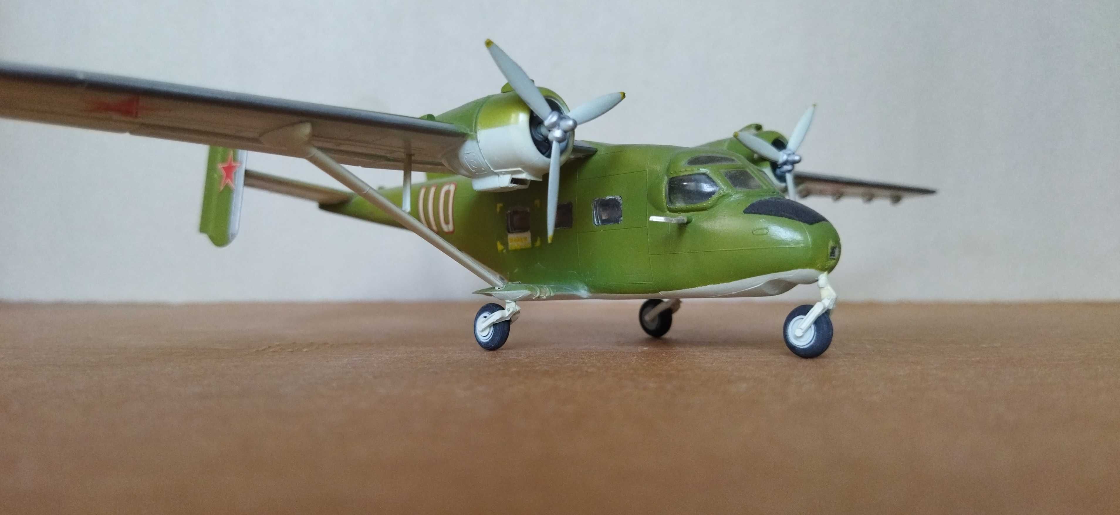 подарочная модель самолета Пе-2