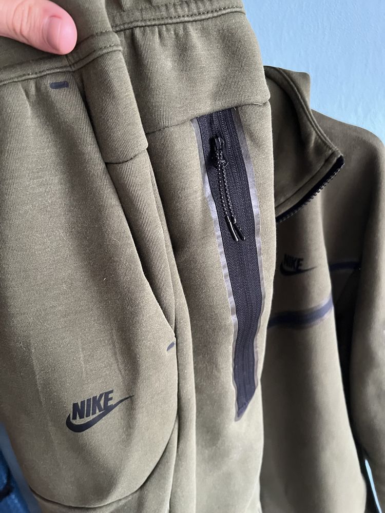 Nike Tech Fleece