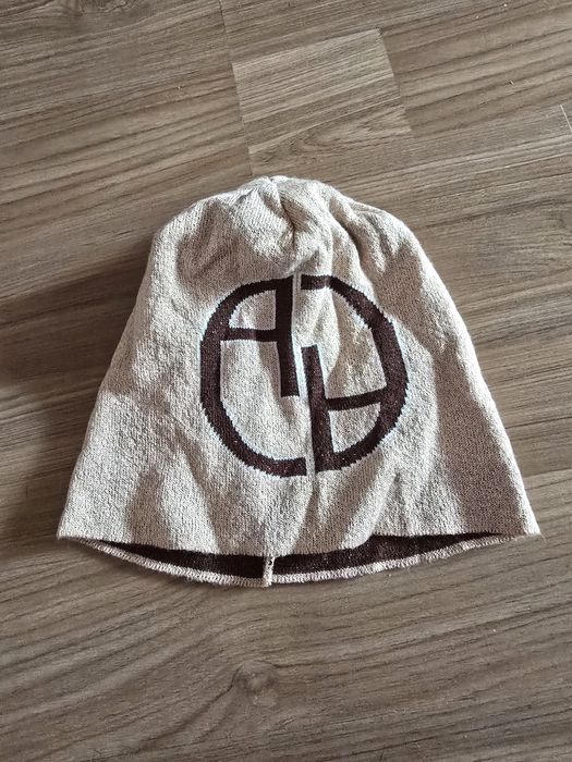 Бежава шапка Alessa