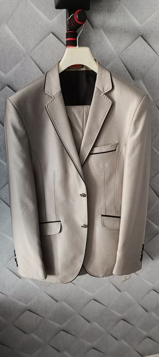 Продам мужской костюм