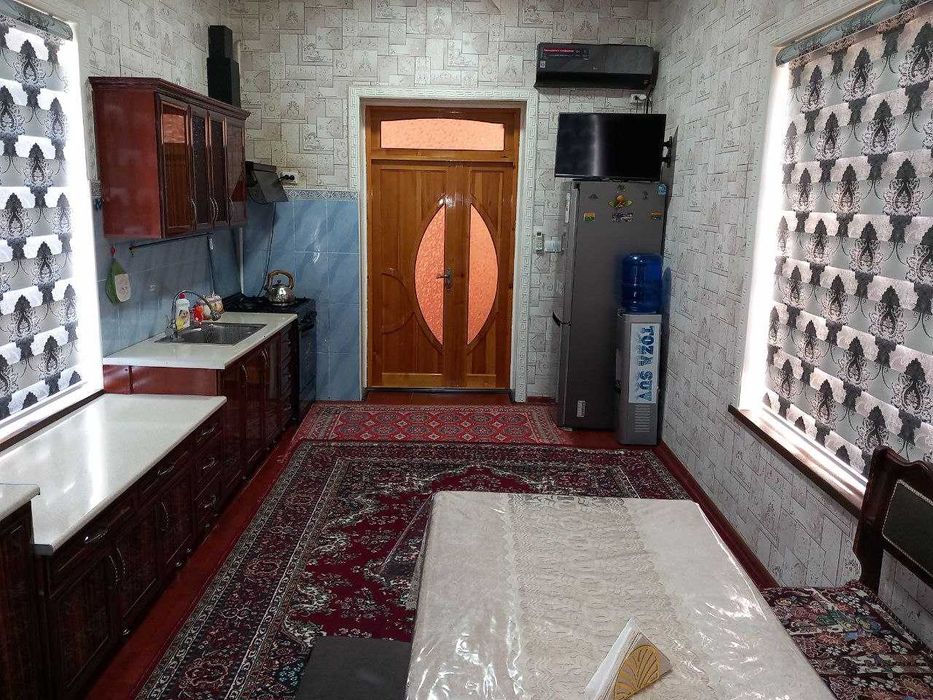 Buxoro shahri, Aeroport yo'lida  6.2 sotixli hovli uy sotiladi.