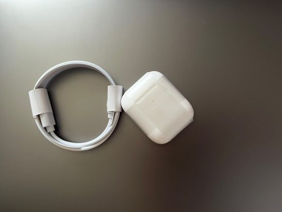 AirPods 2 чисто нови