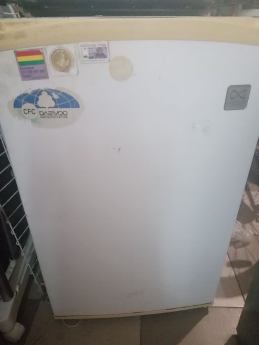 Продам маленький холодильник