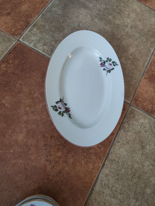 Продавам български порцелан