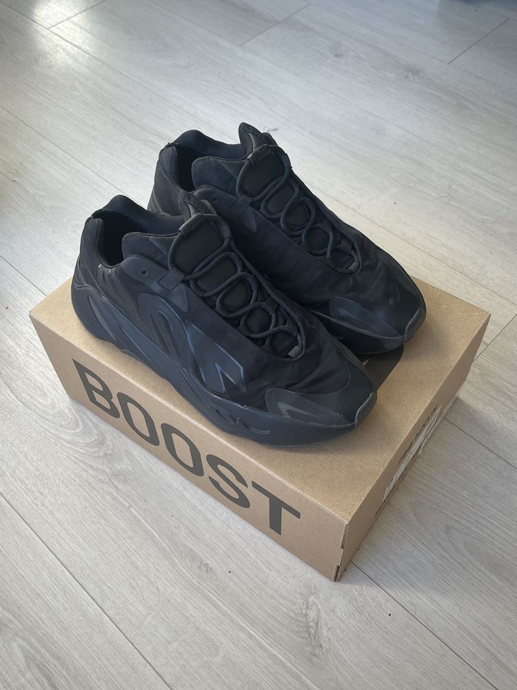 Yeezy 700 MNVN Triple Black