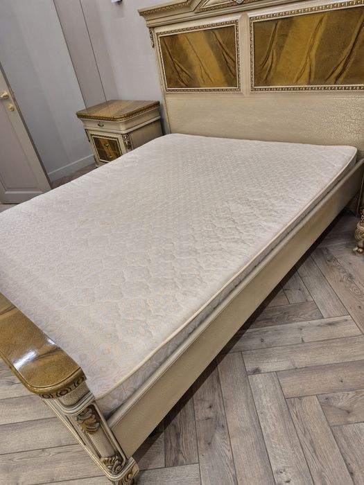 Матрац не дорогой