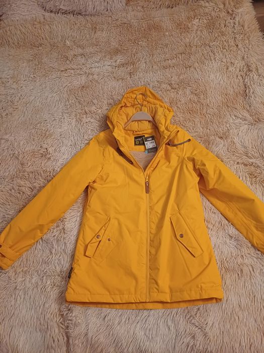 Vând geaca dama nepurtata