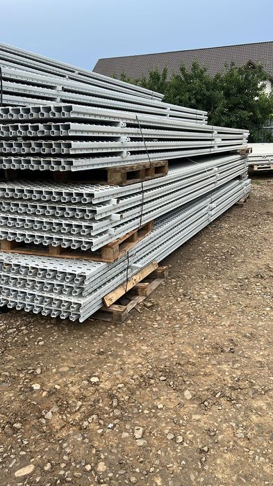 Rafturi profesionale