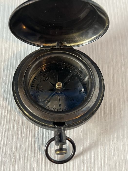 Коликционерски джобен компас