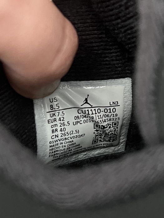 Jordan 4 Black Cat - 42