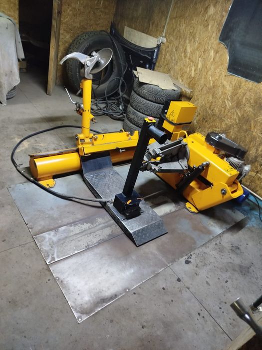 Грузовой шиномонтажный станок