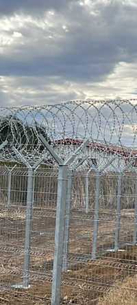 Gard din panouri bordurate metalice zincate