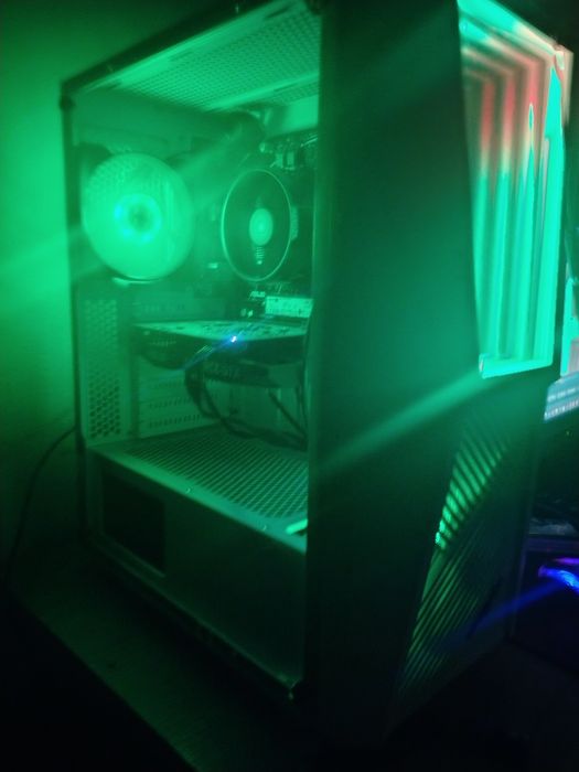 Vând PC gaming myria
