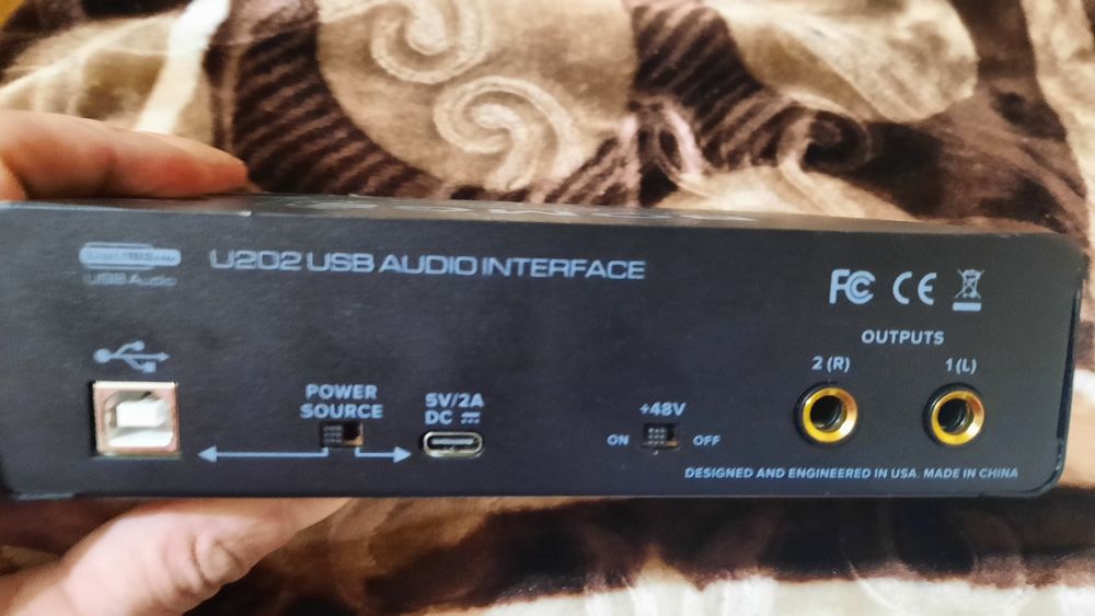 Interfață audio BOMGE U202 USB Audio Interface with Mic
Preamplifier X