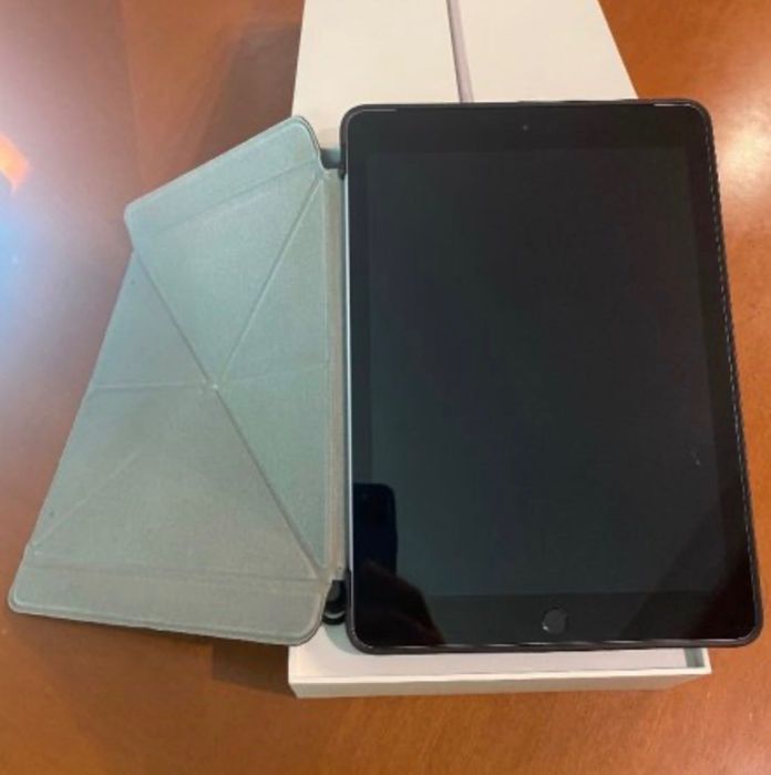 iPad 7th gen & 6th gen 32 gb WiFi