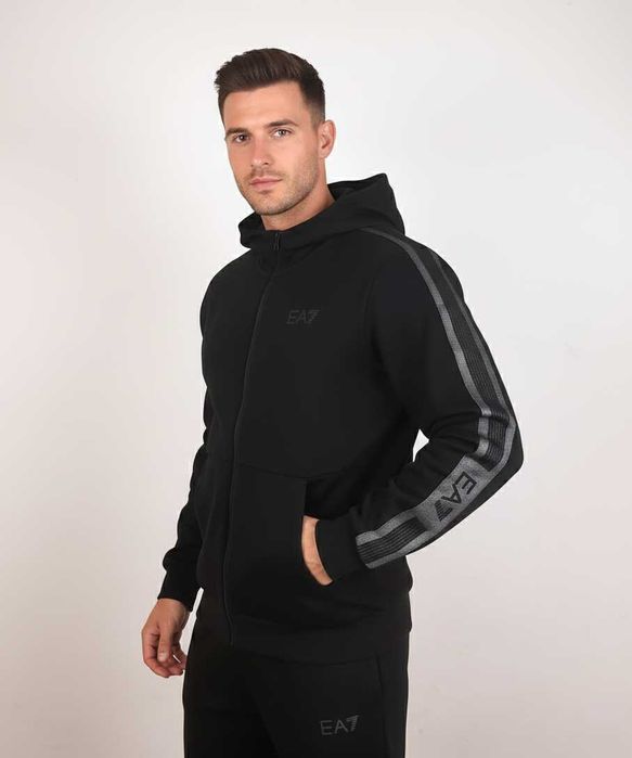 Emporio Armani EA7 - Оригинално мъжко горнище с качулка размер L