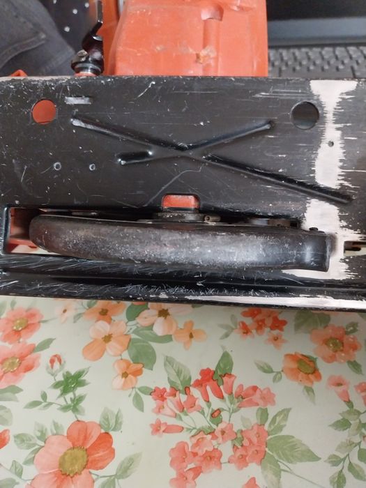 Circular hilti cu carcasa crapata