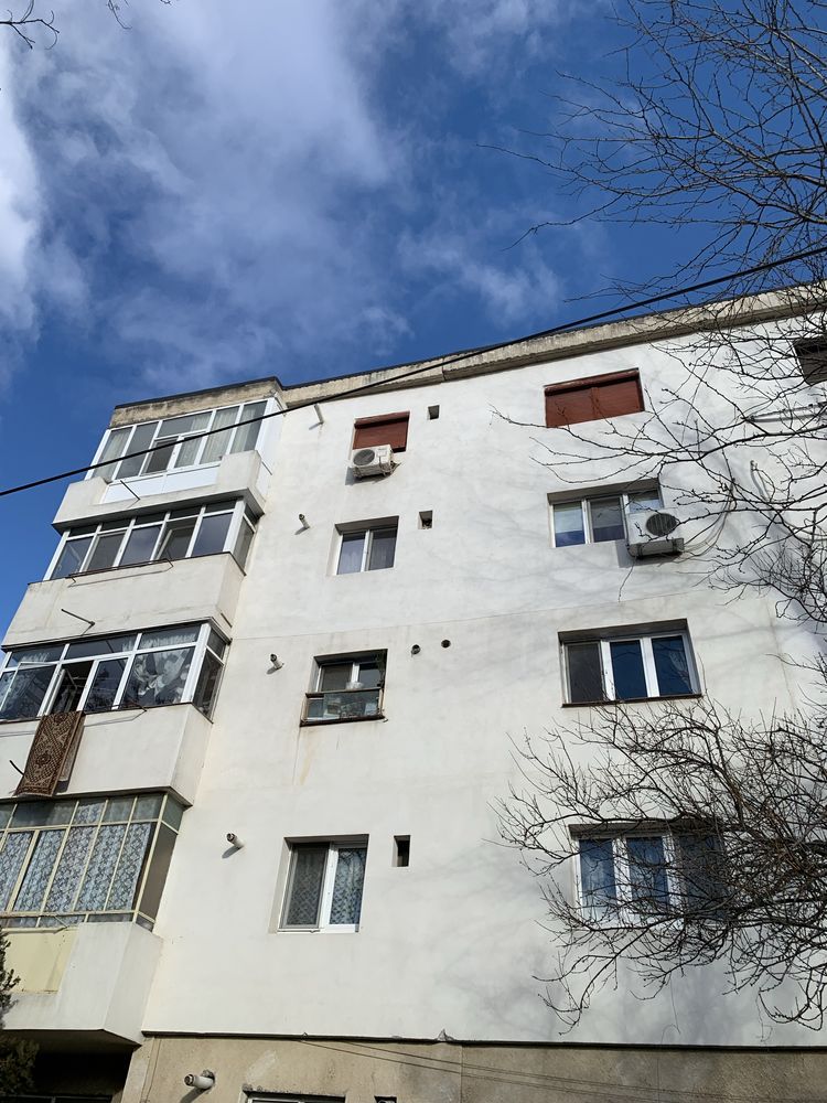 Vând apartament 2 camere decomandat Dorobanți 2, liber