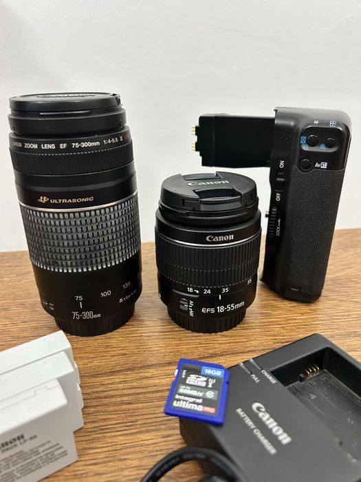 Aparat Foto Canon 600D 75-300mm + Kit 18-55mm II