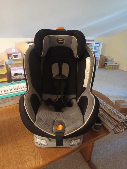 scaun auto chicco si scaun auto cybex pallas