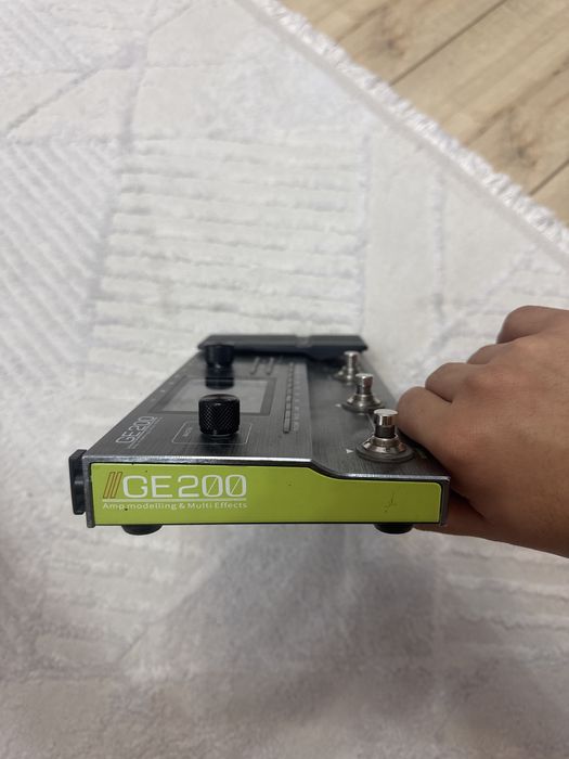 Гитарный процессор mooer ge200