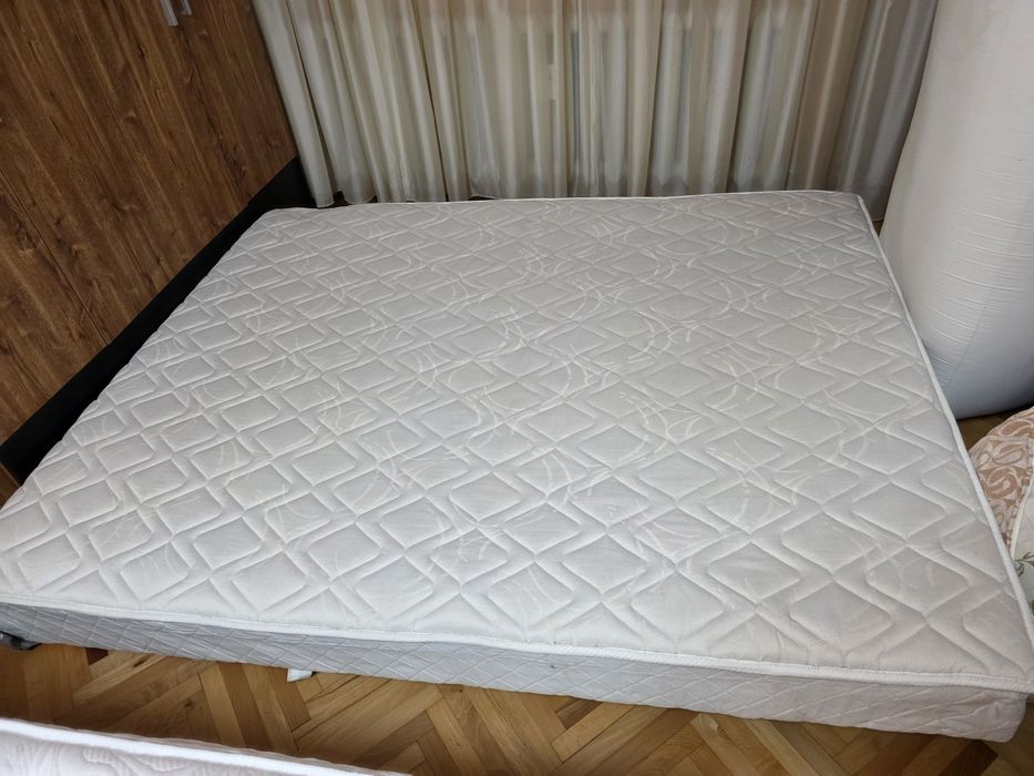 Матрак 160x200 – запазен, удобен, готов за ползване