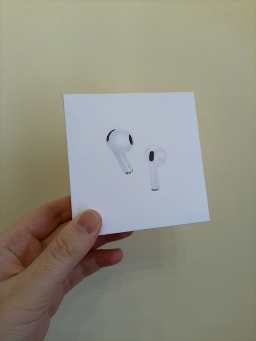 Продаются стильные наушники от бренда Hoco в стиле AirPods 4