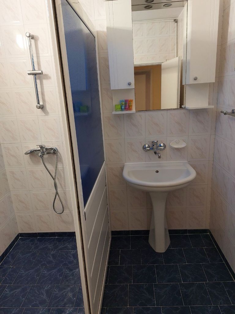 Дава се под наем Тристаен апартамент в Асеновград - 65 кв.м за 306 € - Снимка #10