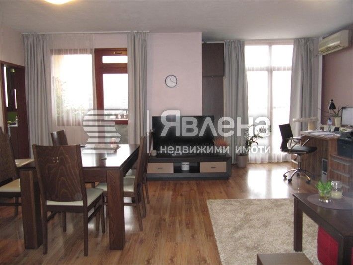 Продава се Тристаен апартамент в Пловдив, Тракия - 91 кв.м за 1737 €/кв.м - Снимка #1