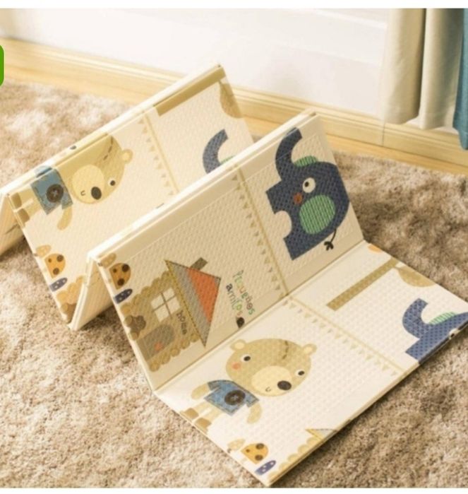 Продаётся столик для кормления,детский коврик,детский ходунок