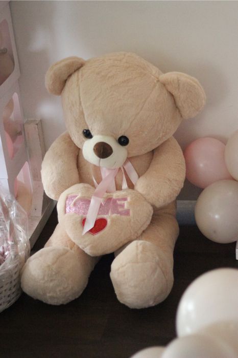 Голямо плюшено мече