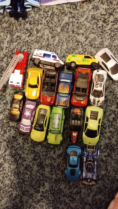 Mașinuțe metal in stare foarte bună