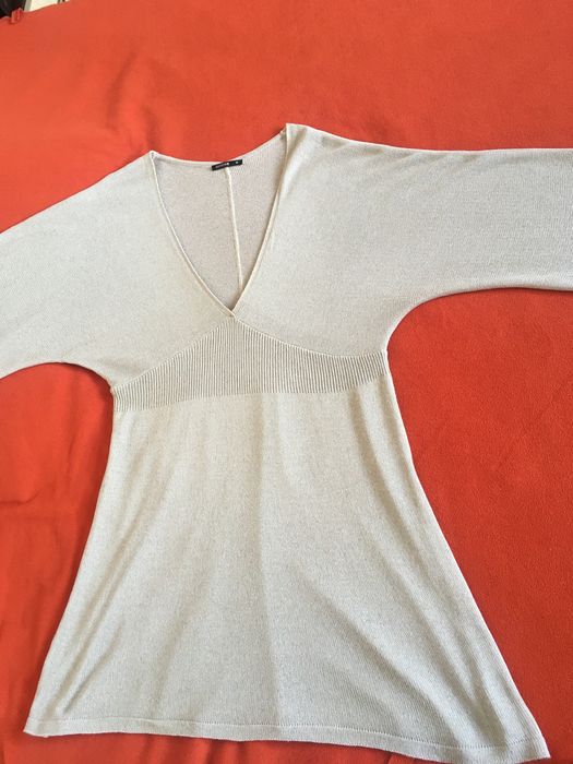 bluza tricotata crem cu maneca larga