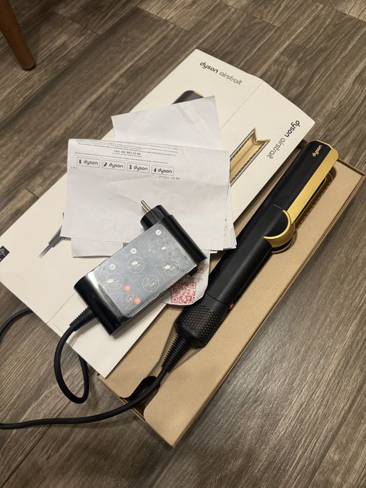 Преса за коса Dyson Airstrait