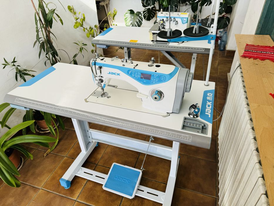 Masina de cusut triploc lucreaza cu 3-4-5 ate plus surje nou