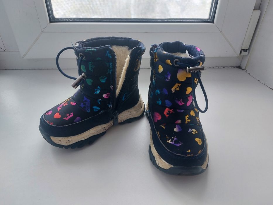Продам дутики 22р