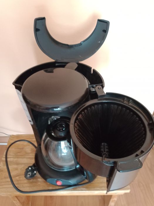 Farfurie microunde.Cafetieră Tefal Subito și un Butoi