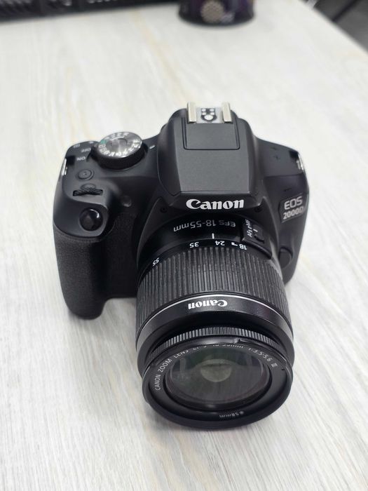 Камера Canon EOS 2000D