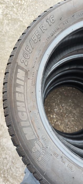 Vând 4 cauciucuri Michelin 205 55 R16