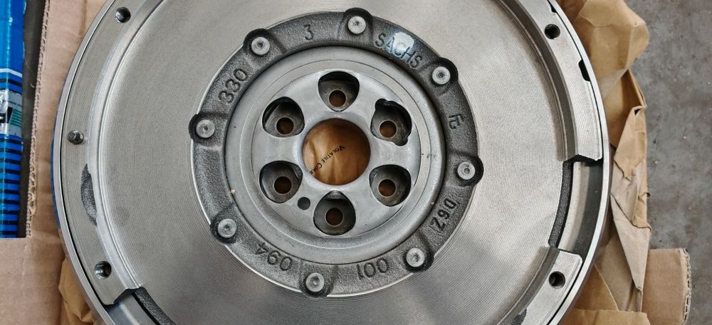 Демпферен маховик Sachs  за Citroën, Peugeot и DS 1.6 HDI