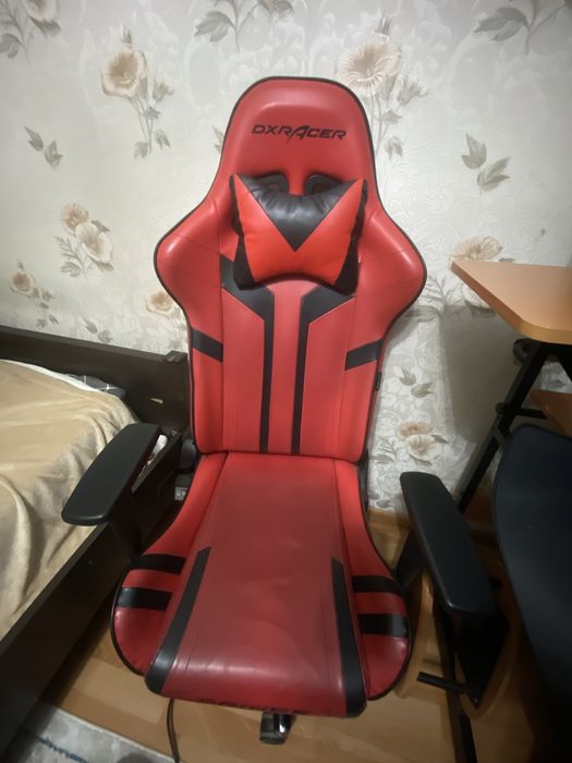 Продам игровые кресла DX Racer