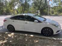 Vând HYUNDAI i40