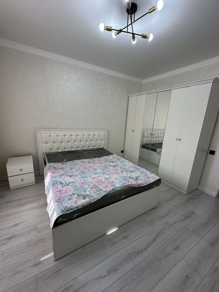 Сдается 2ком кв в центре Батыс 2