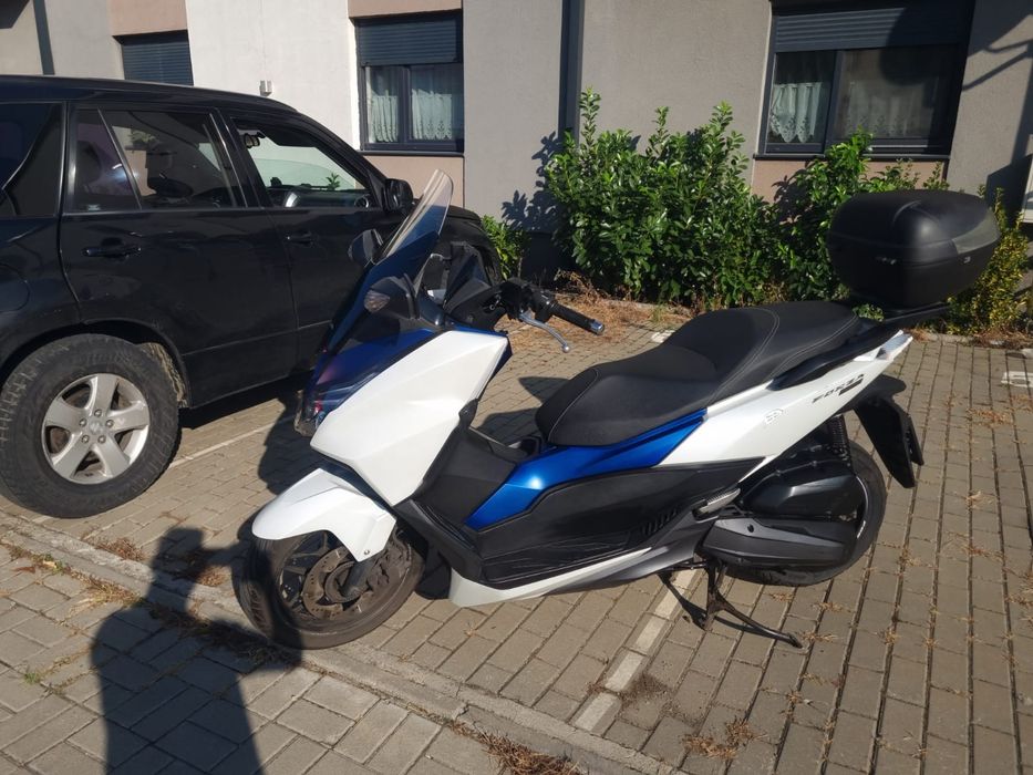 Scuter Honda forma 125