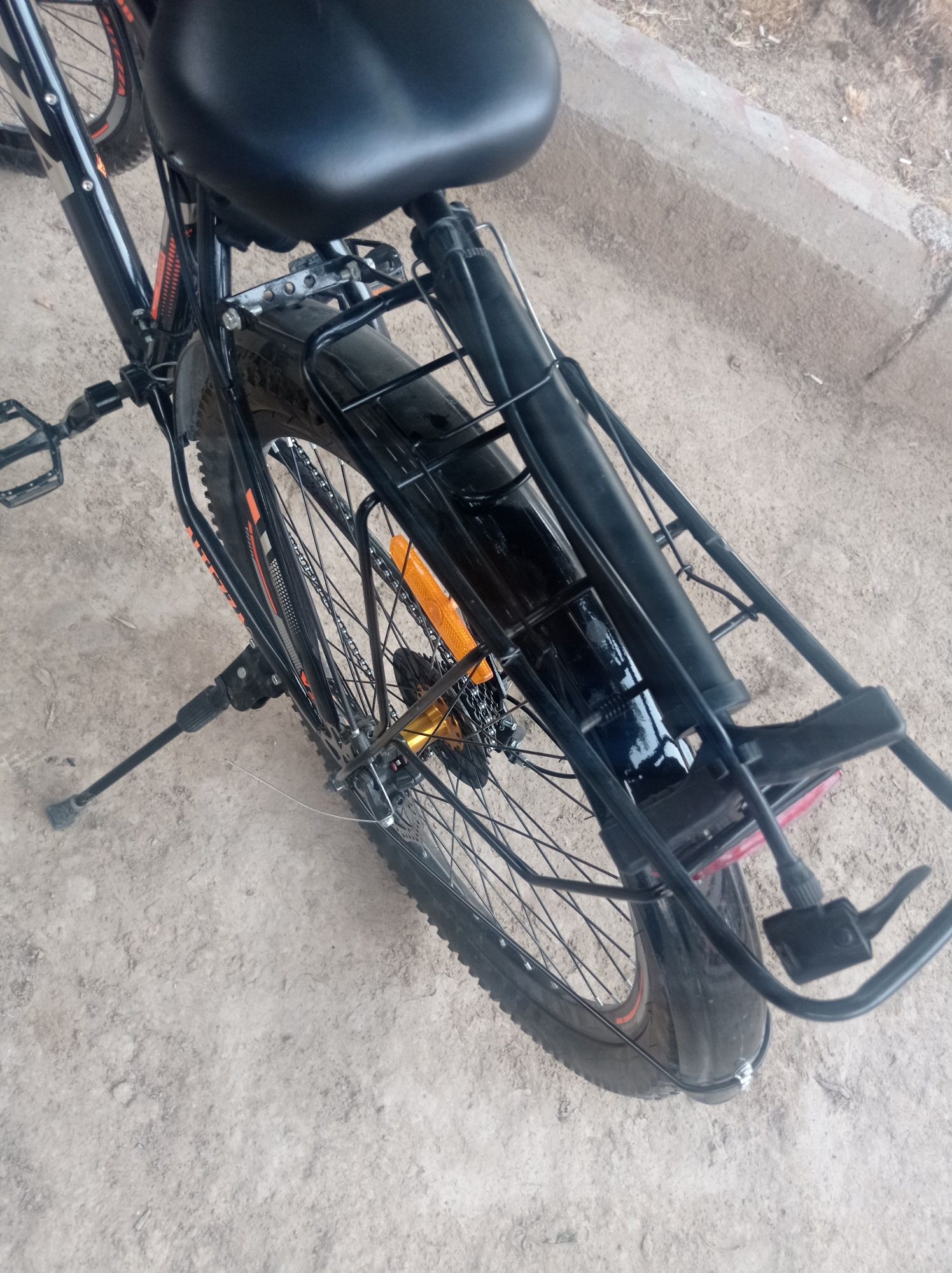Velosiped ALTEZZA sotiladi.