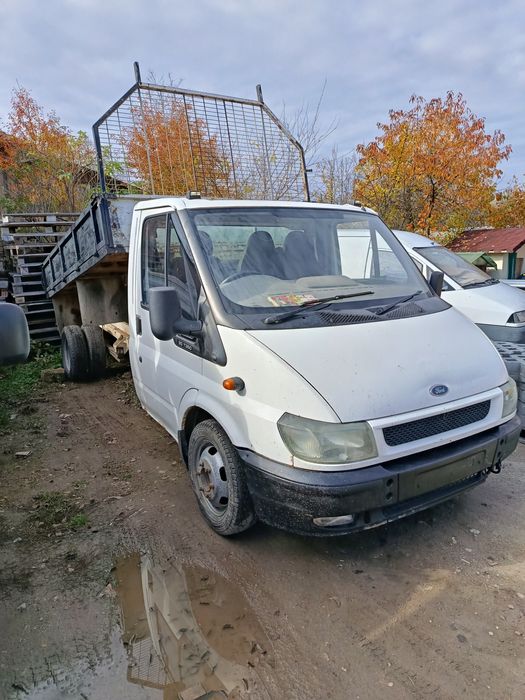 Форд Транзит цял на части